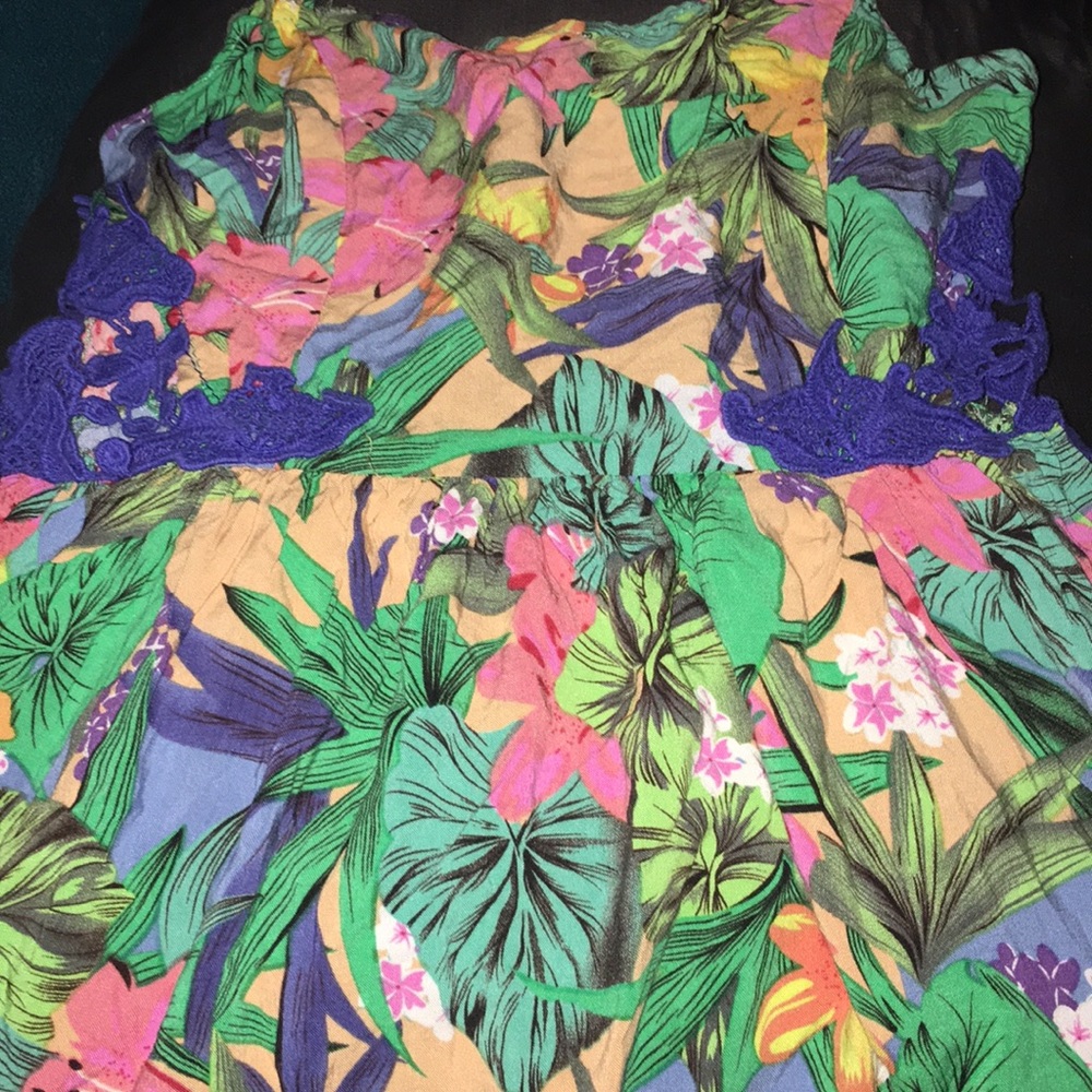 Dress - Picture 4 of 4